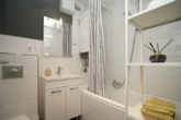 Modernes Badezimmer - Möblierte 2-Zimmer-Wohnung mit Balkon – Ulm-Safranberg