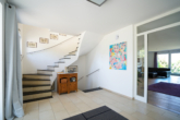 Eingangsbereich - Exklusive Architekten-Doppelhaushälfte in begehrter Höhenlage von Daisendorf