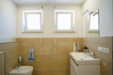 Tageslichtbad im Erdgeschoss - Exklusive Architekten-Doppelhaushälfte in begehrter Höhenlage von Daisendorf