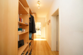 1.OG: 3-Zimmer-Wohnung - Voll vermietetes Wohn- & Geschäftshaus mit genehmigter Aufstockung